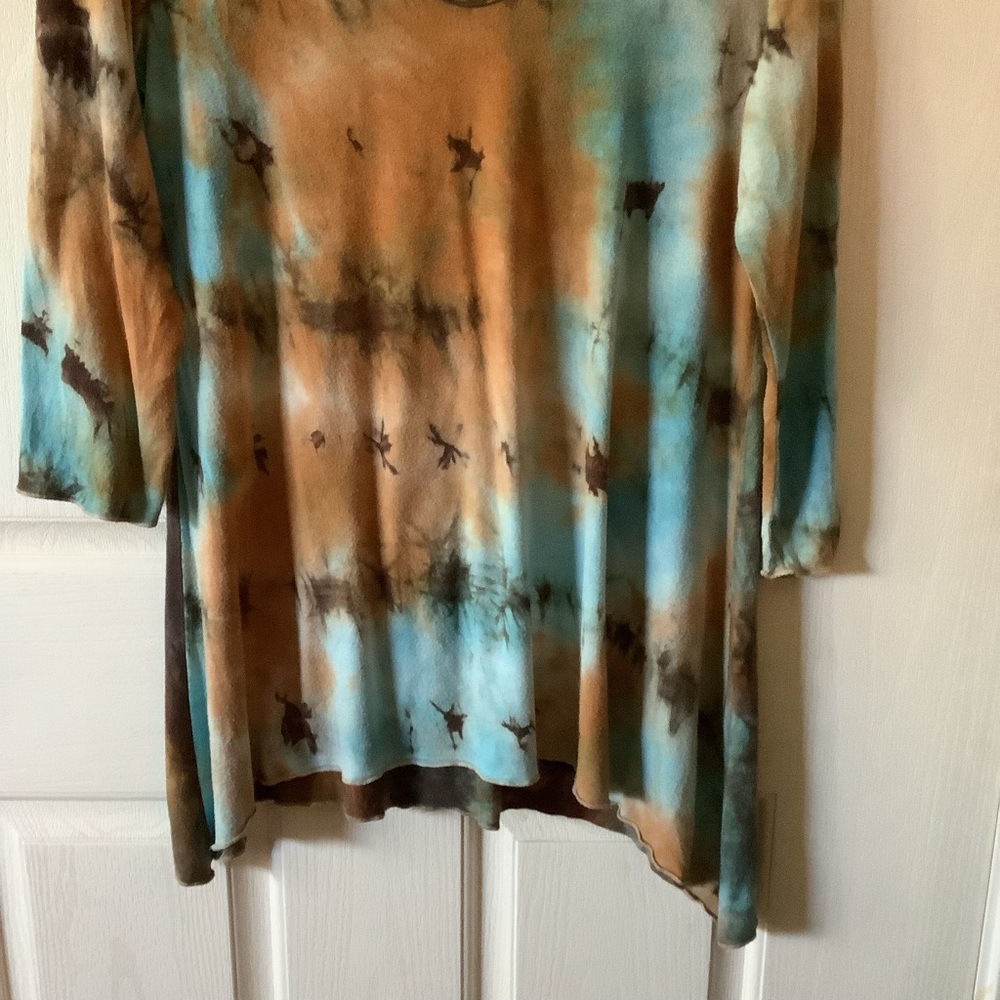 COIN 1004 Brand Asymmetrical long sleeved top, multi color, size L. - Picture 3 of 6